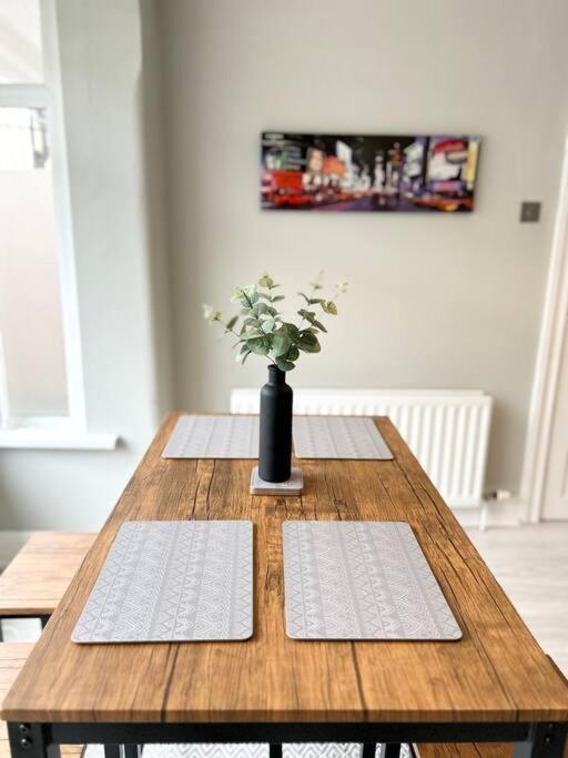 Snug Central Belfast Home, 2 Minutes From Ormeau Park! Kültér fotó