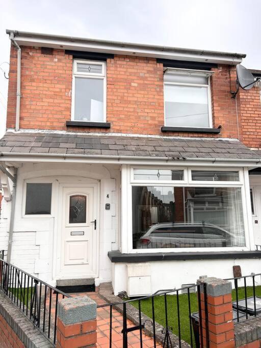 Snug Central Belfast Home, 2 Minutes From Ormeau Park! Kültér fotó